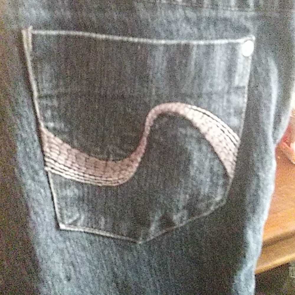 Junior's blue jeans